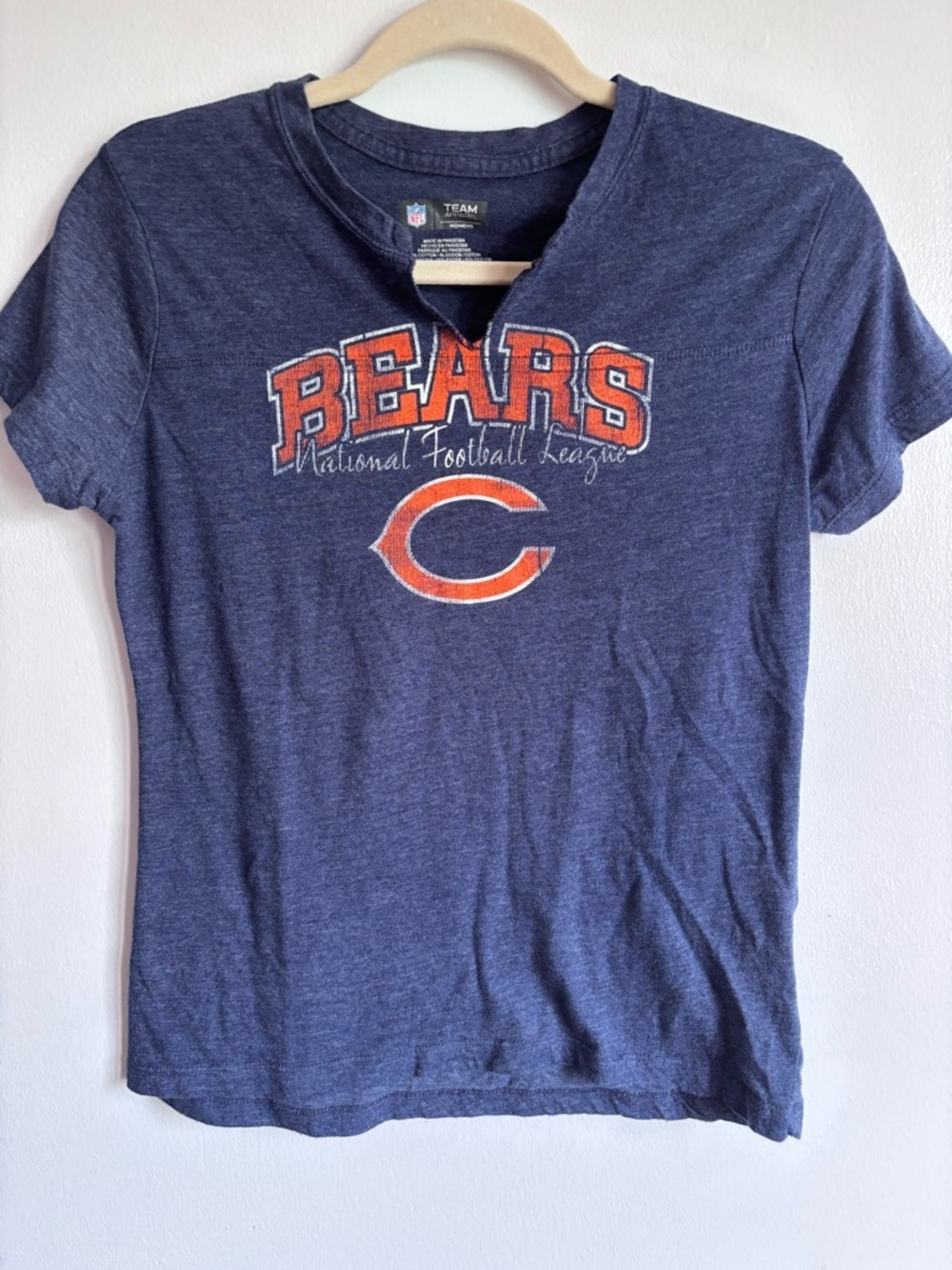 NFL Chicago Bears Women’s Navy Blue Graphic Tee size Small